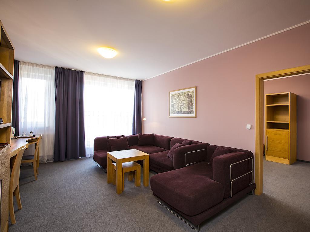 Hotel Trend Plzen Bagian luar foto