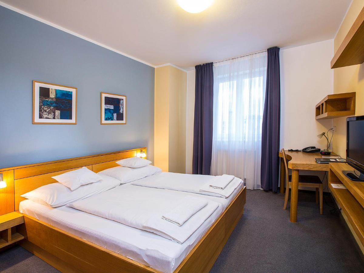 Hotel Trend Plzen Ruang foto