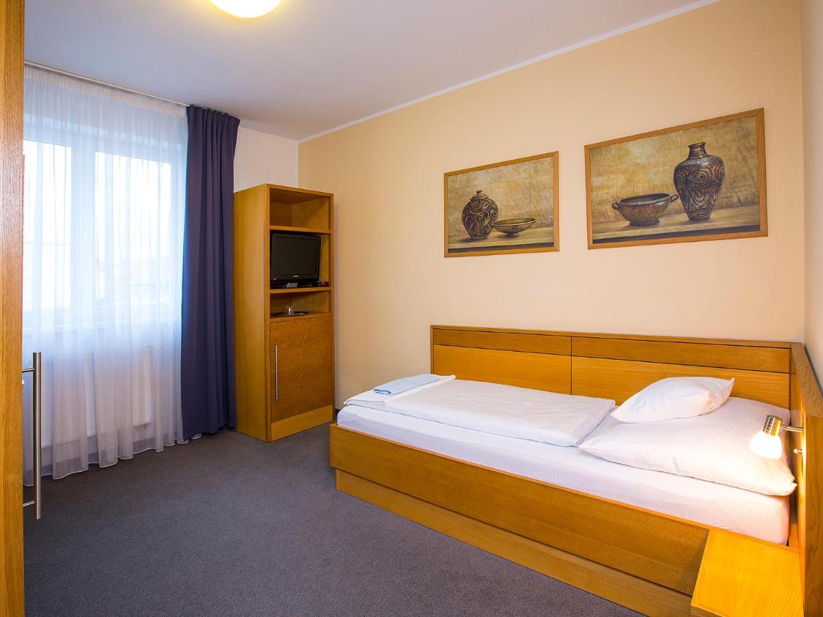 Hotel Trend Plzen Ruang foto