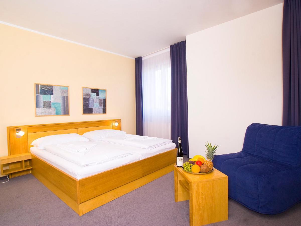Hotel Trend Plzen Ruang foto