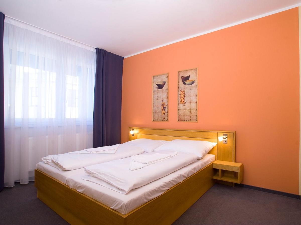 Hotel Trend Plzen Ruang foto